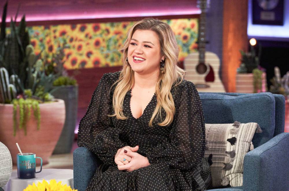 Kelly Clarkson - Kelly Clarkson's Patience Is 'Being Tested' Amid Quarantine Life, News of Murder Hornets - billboard.com