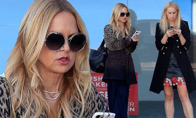 Rachel Zoe doesn't cover her face as she steps out with gal pal in LA amid pandemic - dailymail.co.uk - Los Angeles