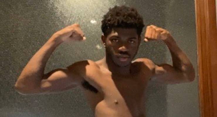 Lil Nas X Poses Nude for Mini Photo Shoot from His Hot Tub - justjared.com