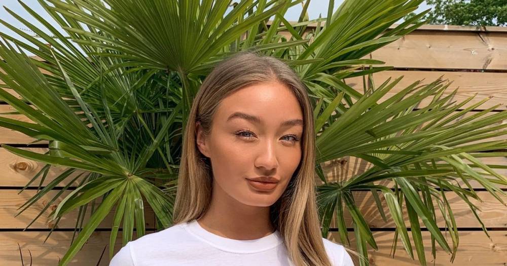 Britain's Next Top Model star models homegrown t-shirt to raise funds for the NHS - manchestereveningnews.co.uk - Britain - city Manchester