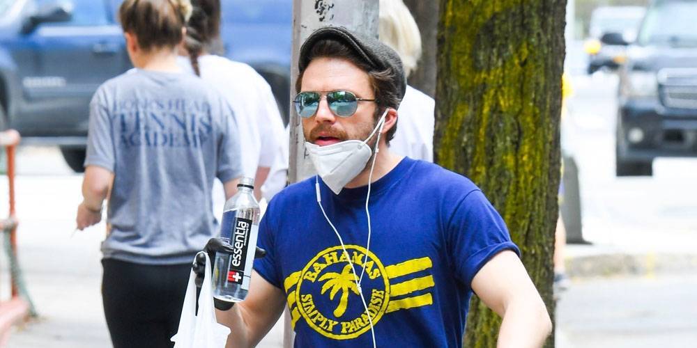 Jamie Dornan - Sebastian Stan - Sebastian Stan Grabs Essentials in a Mask & Gloves in NYC Amid Pandemic - justjared.com - city New York