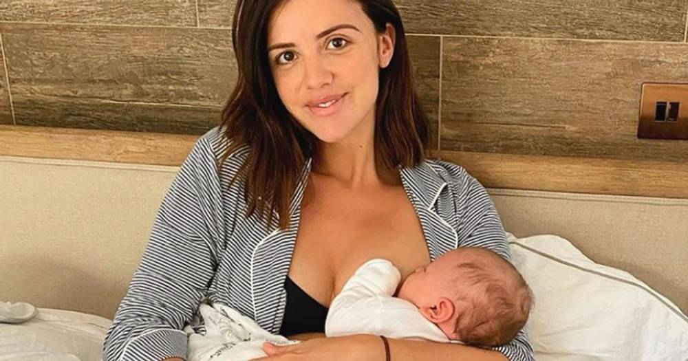 Ryan Thomas - Lucy Mecklenburgh - Lucy Mecklenburgh shares gorgeous photo of herself breastfeeding son Roman in bed - ok.co.uk - county Thomas