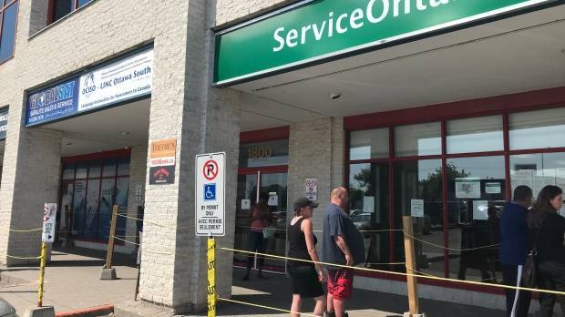 Long lines to access Service Ontario offices during COVID-19 pandemic - ottawa.ctvnews.ca - city Ottawa