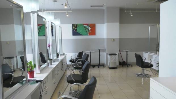 Salons swallow expenses as they await a reopening date - ottawa.ctvnews.ca - county Ontario - city Ottawa