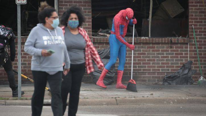 George Floyd - Volunteers clean up trash, graffiti and debris following Twin Cities protests - fox29.com - state Minnesota - city Minneapolis - city Twin