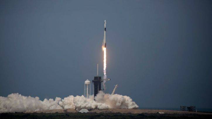 Bob Behnken - SpaceX rocket ship blasts off into orbit with 2 Americans - fox29.com - Usa