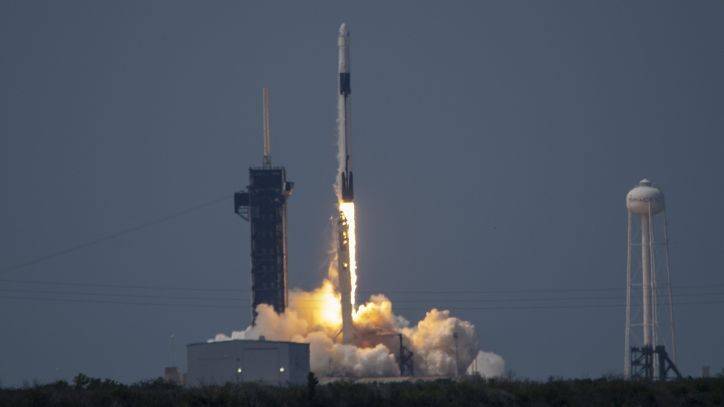 Donald Trump - Robert Behnken - SpaceX sends Dragon, astronauts on history-making flight - fox29.com - Usa