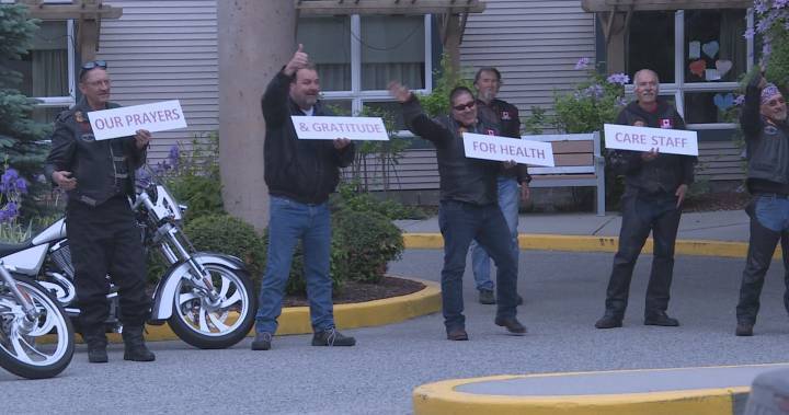 Coronavirus: Motorcyclists spread joy at Penticton retirement centre - globalnews.ca