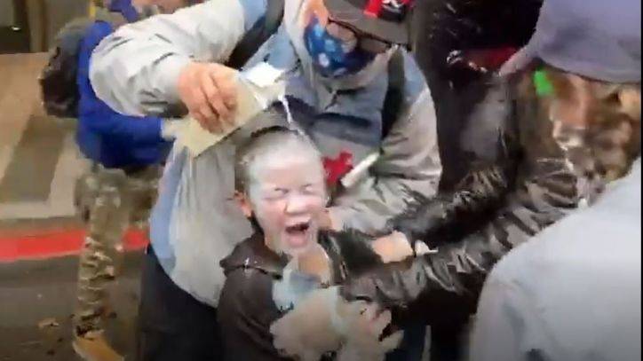 Jay Inslee - Jenny Durkan - Video shows milk poured over face of child pepper-sprayed in Seattle protest - fox29.com - city Seattle - city Saturday
