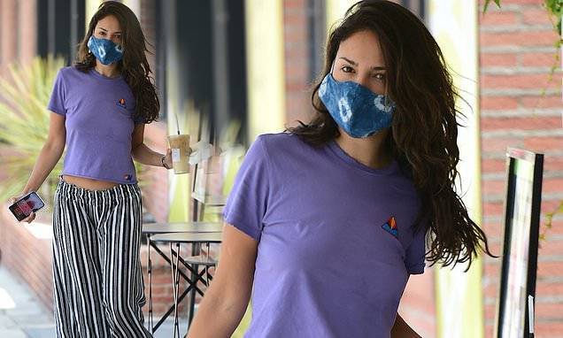 Eiza Gonzalez teases her taut midriff in purple as she makes a coffee run in LA during quarantine - dailymail.co.uk - Mexico - county Coffee