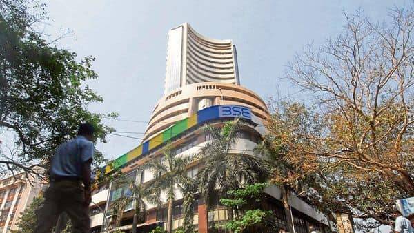 Slowing growth but expensive valuation, fund managers not buying India story - livemint.com - India - city Mumbai