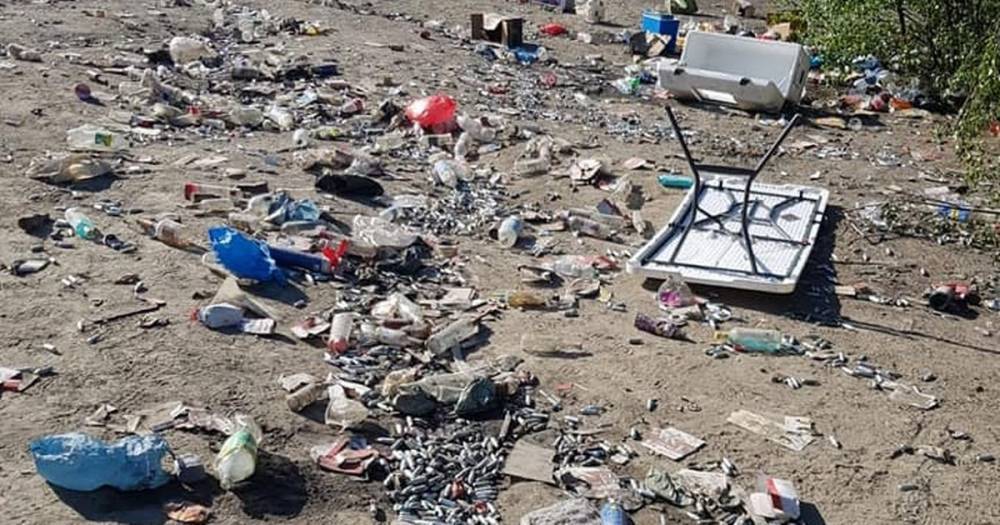 This is the mess left behind by hundreds of ravers - manchestereveningnews.co.uk