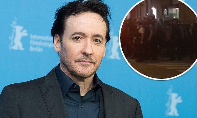 John Cusack - George Floyd - John Cusack gets pepper sprayed, bike smashed by Chicago police officers during George Floyd protest - dailymail.co.uk - state Illinois - city Chicago - county George - county Floyd - city Minneapolis, county Floyd