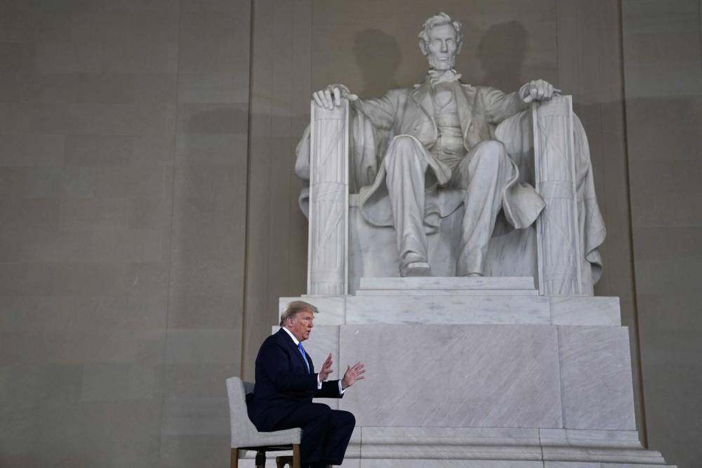 Donald Trump - Lincoln Memorial - Trump wants to switch focus, push for economic reopening - clickorlando.com - Usa - Washington