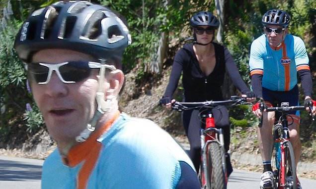 Laura Savoie - Dennis Quaid - Dennis Quaid, 66, suits up for an intense cycling session with his fiancee Laura Savoie, 26 - dailymail.co.uk - Los Angeles - county Los Angeles