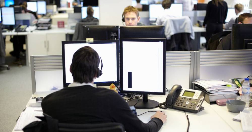 Ban on hot desking and staggered shifts proposed under post lockdown measures - mirror.co.uk - Britain