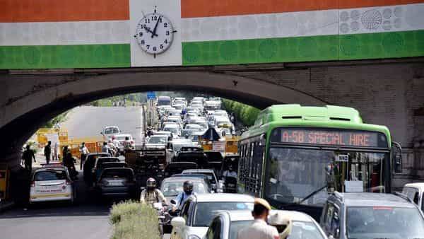 Lockdown 3.0: Traffic snarls on Akshardham, Delhi-Gurgaon route - livemint.com - city New Delhi - city Delhi