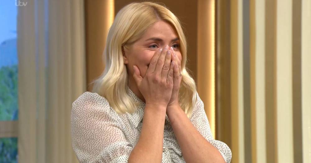 Holly Willoughby - Phillip Schofield - Joey Essex - This Morning's Phillip Schofield storms off set after Holly Willoughby's live blunder - mirror.co.uk - county Essex