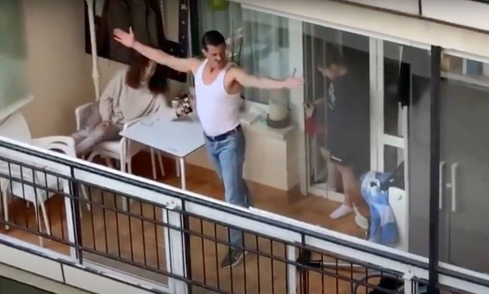 Freddie Mercury - This Freddie Mercury Impersonator Dancing To ‘I Want To Break Free’ From His Balcony Will Make Your Day - etcanada.com - Spain