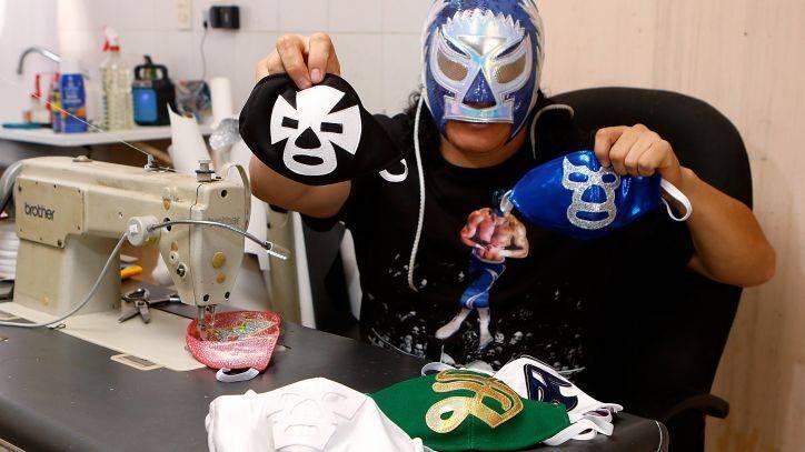 Matthew Macconaughey - Matches were canceled due to COVID-19, so a Mexican wrestler began making 'lucha libre' face masks - fox29.com - Mexico