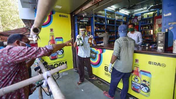 Liquor stores and non-essential shops in Mumbai to be shut from Wednesday - livemint.com - city Mumbai