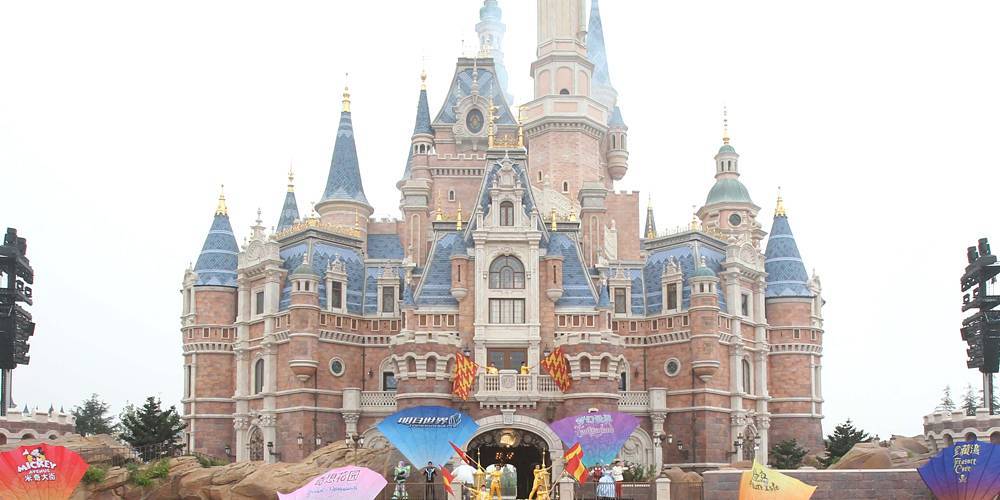 Bob Chapek - Shanghai Disney To Re-Open Next Week in China - justjared.com - China - city Shanghai
