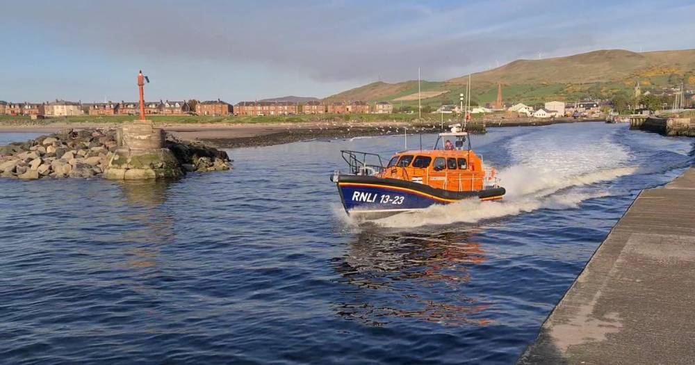 Girvan lifeboat crew launches on lockdown after reports of cries for help from rocks near South Ayrshire Harbour - dailyrecord.co.uk - Britain