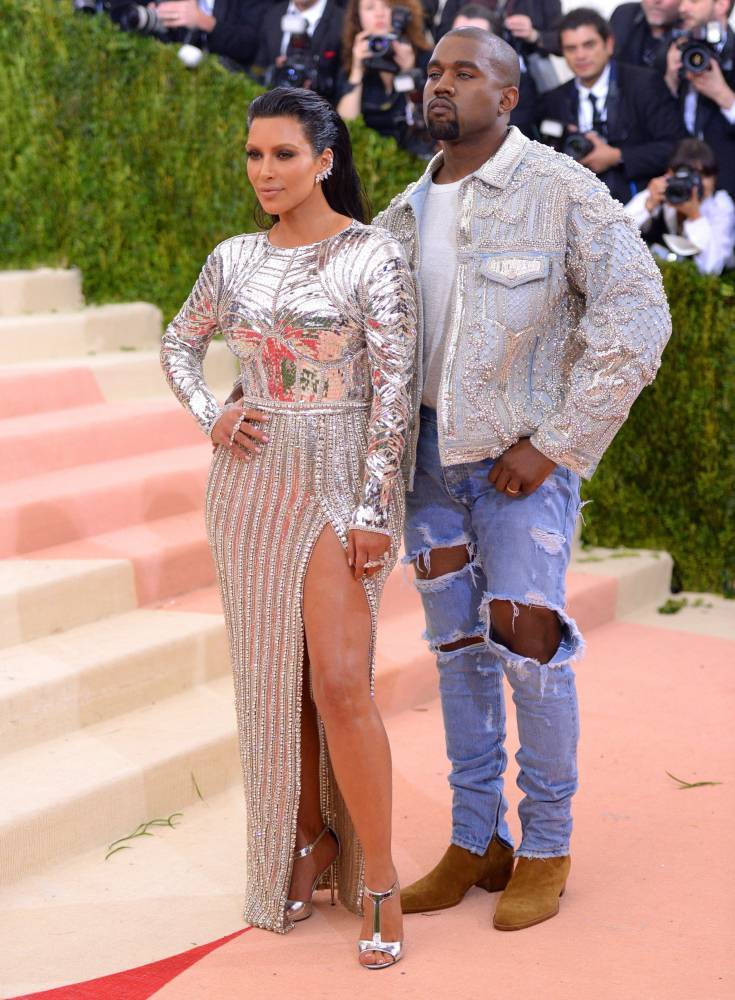 Kim Kardashian - Kanye West - Cindy Crawford - Kim Kardashian Reveals 2016 Met Gala Outfit Almost Looked Completely Different - etcanada.com