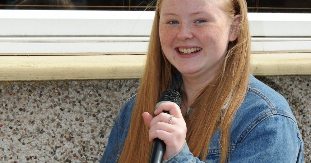 Talented teen Hollie sings for our heroes on her doorstep - dailyrecord.co.uk