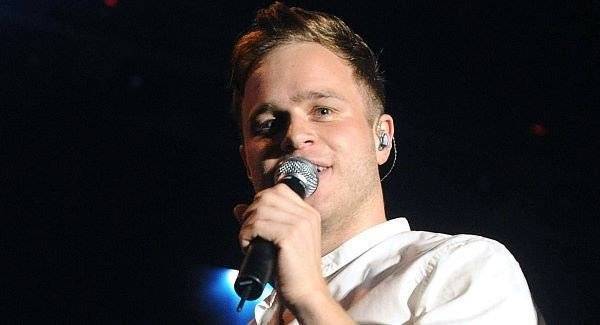 Olly Murs sparks backlash after 'x-rated prank' on his girlfriend - breakingnews.ie