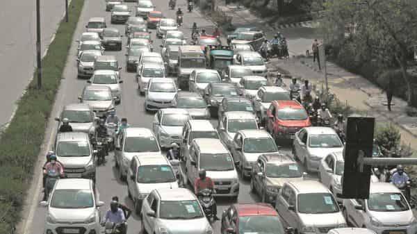 Covid-19 lockdown: 140 deaths due to road accidents during March 24-May 3, says report - livemint.com - India - city Delhi