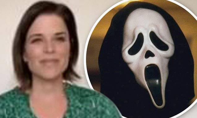 Neve Campbell - Neve Campbell is 'in talks' with Scream 5 directing duo: 'Hopefully we'll be able to do it!' - dailymail.co.uk