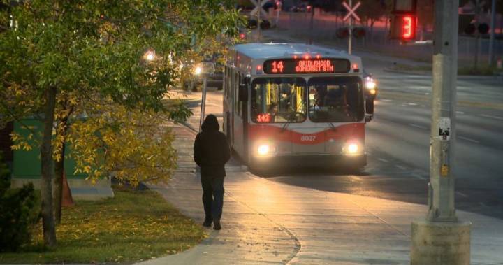 Calgary Transit to lay off hundreds as COVID-19 pandemic leads to drop in ridership - globalnews.ca