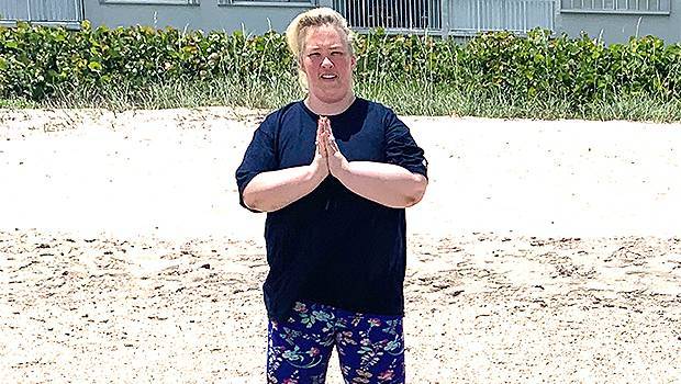 Mama June Hits The Beach With A Trainer For Yoga Workout After Weight Loss: Pic - hollywoodlife.com - state Florida