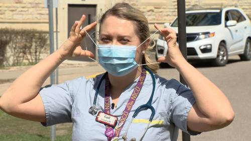 Saskatoon nurse shows how to properly put on, take off mask - globalnews.ca