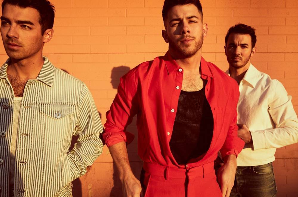 Nick Jonas - Joe Jonas - Kevin Jonas - The Jonas Brothers Accept the All-In Challenge & Each Brother Has a Special BBQ Party Task - billboard.com
