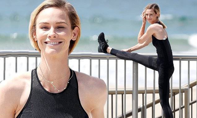 Meghan King enjoys a seaside workout...while ex Jim Edmunds quarantines with new girlfriend - dailymail.co.uk - state California - county Orange - county King