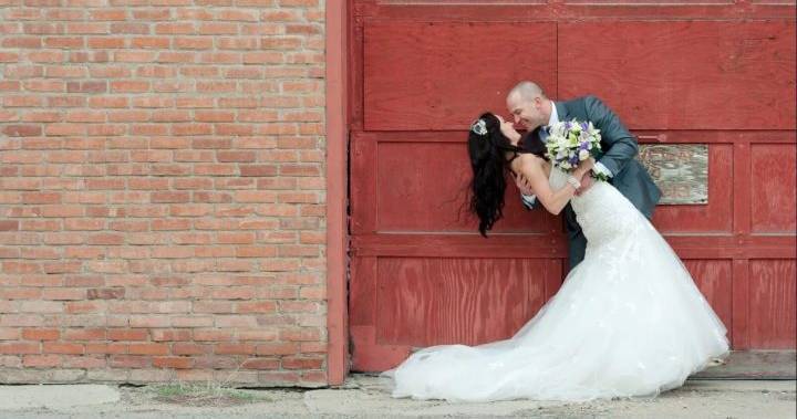 Alterations at the altar: Saskatchewan brides adjust wedding plans amid COVID-19 - globalnews.ca