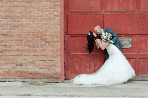 Allison Bamford - Saskatchewan brides alter wedding plans amid COVID-19 - globalnews.ca