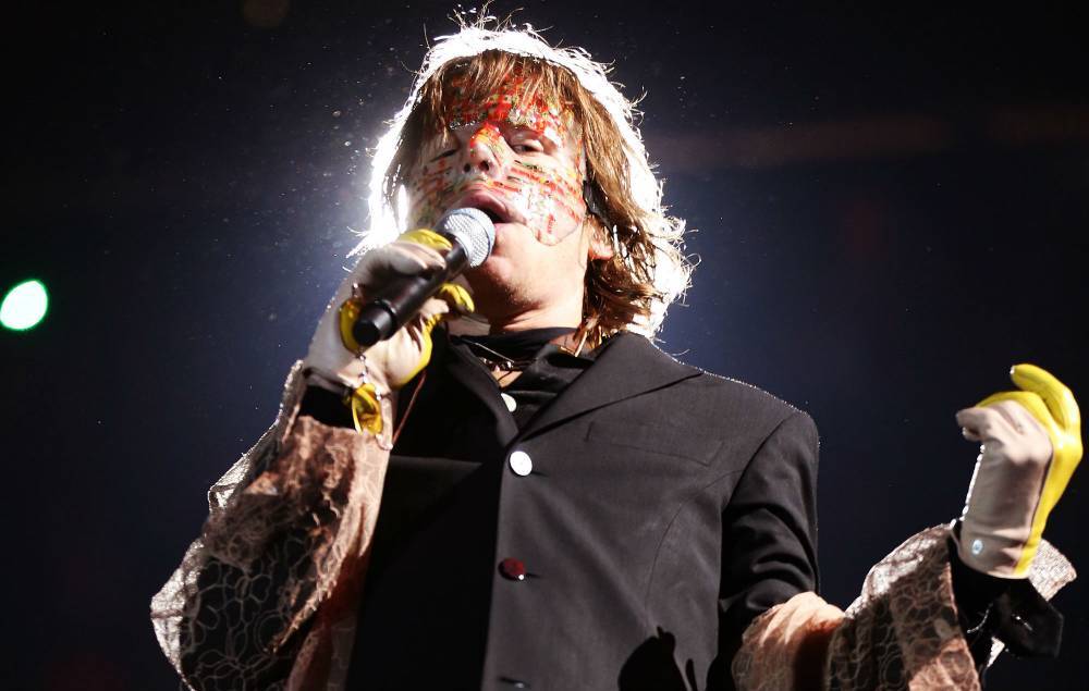 Cage The Elephant hit the Zoom chat for their new ‘Black Madonna’ video - nme.com