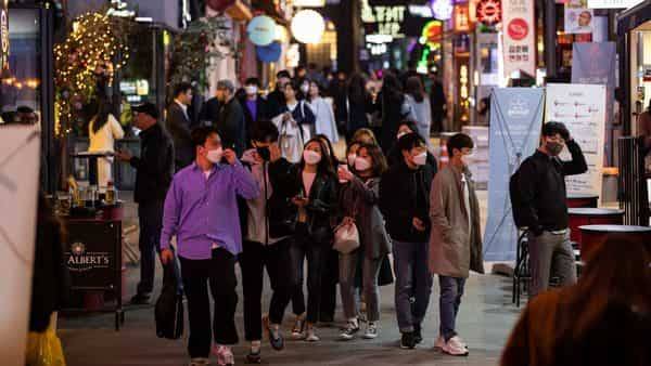 Second wave? Seoul closes bars, clubs after new flare-up in Covid-19 infections - livemint.com - South Korea - city Seoul