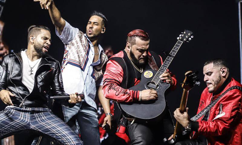 Romeo Santos - Romeo Santos is ready for the Aventura reunion tour but is enjoying his time home with his ‘baby boy’ - us.hola.com - New York - Usa - county Henry