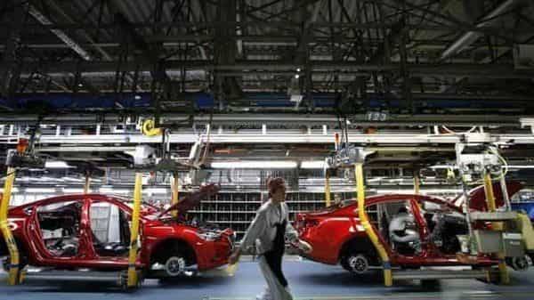 Mazda Motor seeks $2.8 billion in loans to ride out pandemic - livemint.com - Japan - city Tokyo