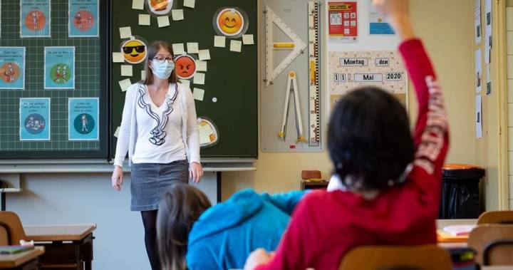 Coronavirus: B.C. parents weigh risks as classrooms reopen June 1 - globalnews.ca - Britain