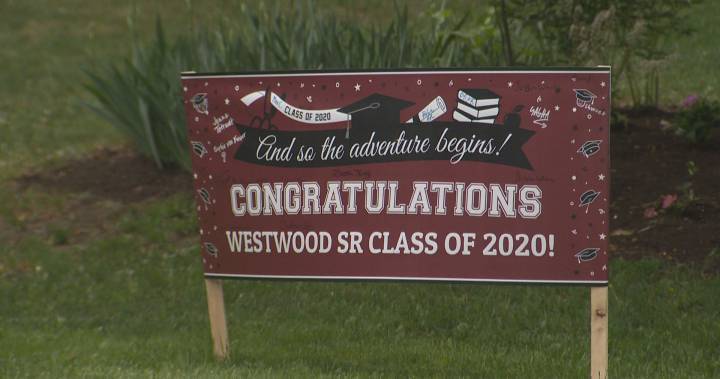 Sign of celebration: Saluting the Class of 2020 in Hudson, Que. - globalnews.ca - county Hudson