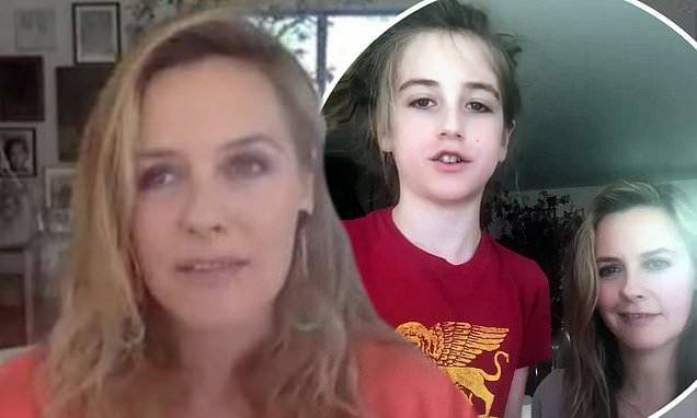 Alicia Silverstone - Alicia Silverstone claims she never disciplines her 'calm boy' Bear, 9, because of his vegan diet - dailymail.co.uk