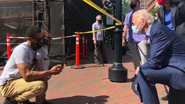 Joe Biden - George Floyd - Joe Biden shares picture of himself kneeling with demonstrator at George Floyd protest - fox29.com - state Delaware - city Wilmington, state Delaware