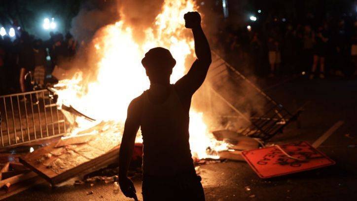 US heads into a new week shaken by violence and pandemic - fox29.com - Usa - Washington - city With