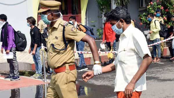 Pinarayi Vijayan - Kerala extends lockdown in Covid-19 containment zones till 30 June - livemint.com