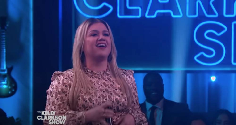 Kelly Clarkson Is In Full ‘Summer’ Mode With Cover Of Little Big Town’s ‘Pontoon’ - etcanada.com - city Big